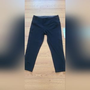 MPG yoga crops, size small